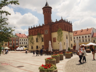 Rynek w Tarnowie z budynkiem ratuszu